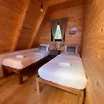 Vikendica - Rajski Poluotok * Jajce