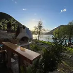 Vikendica - Rajski Poluotok * Jajce