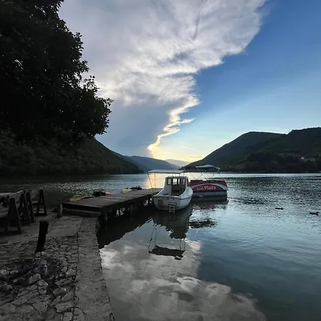 Vikendica - Rajski Poluotok Jajce