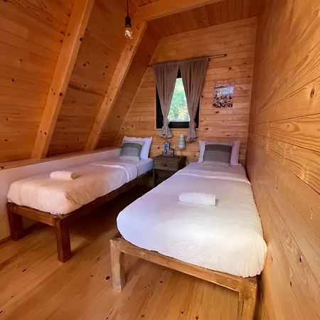 Vikendica - Rajski Poluotok * Jajce