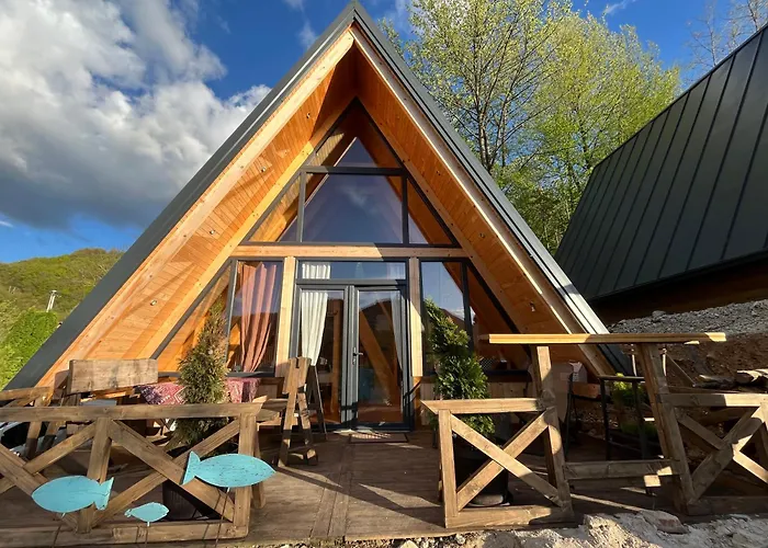 Vikendica - Rajski Poluotok * Jajce