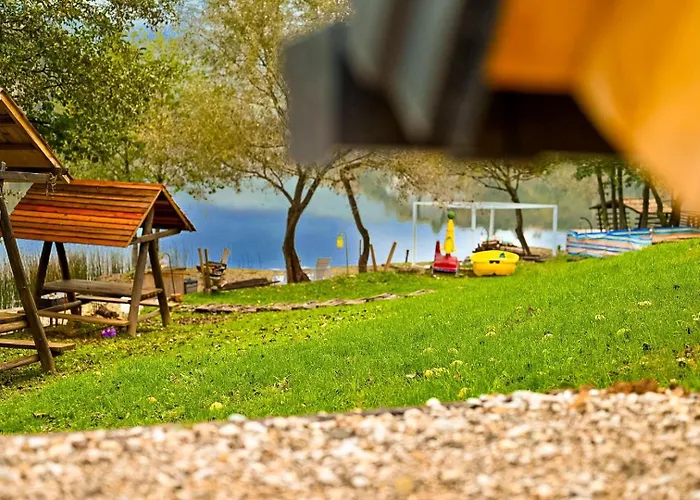 Vikendica - Rajski Poluotok * Jajce